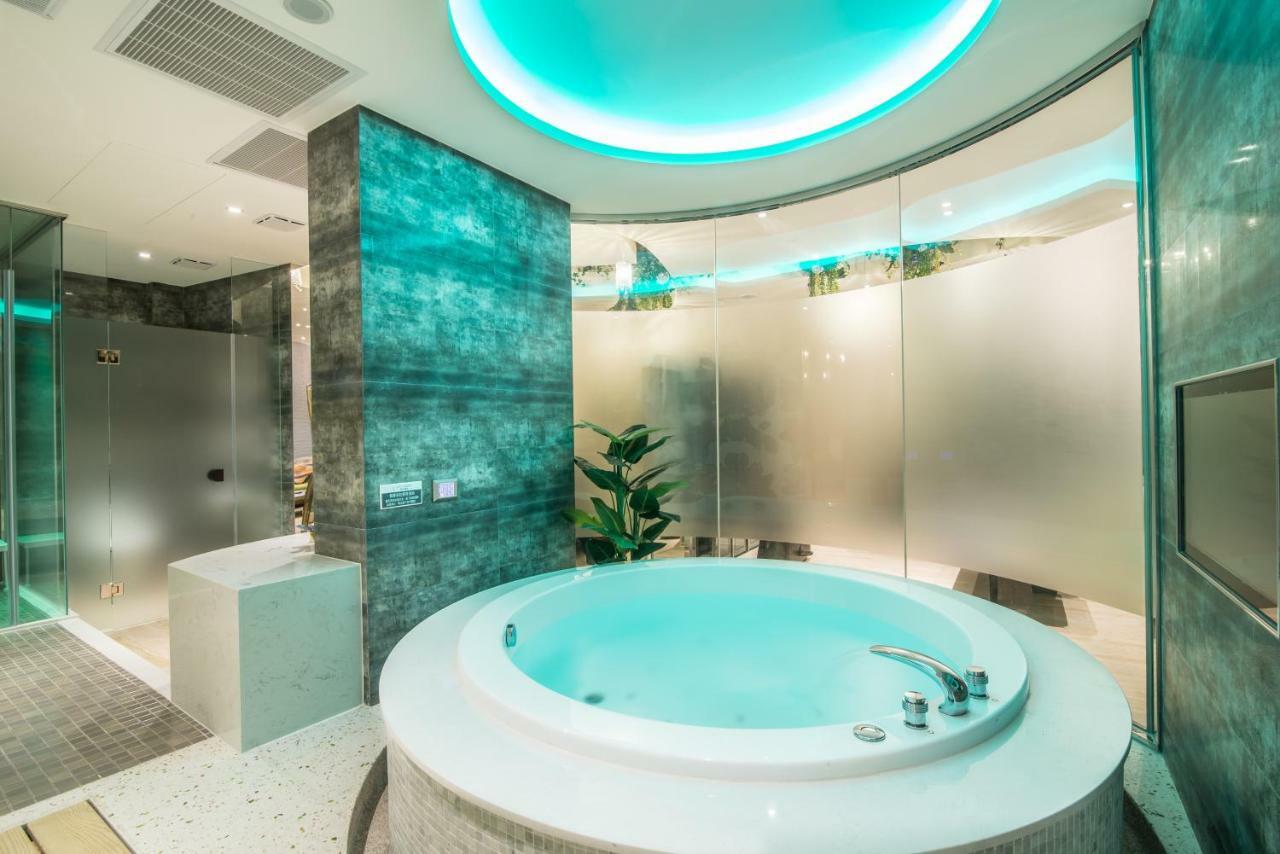 Luv U Motel Kaohsiung Zewnętrze zdjęcie